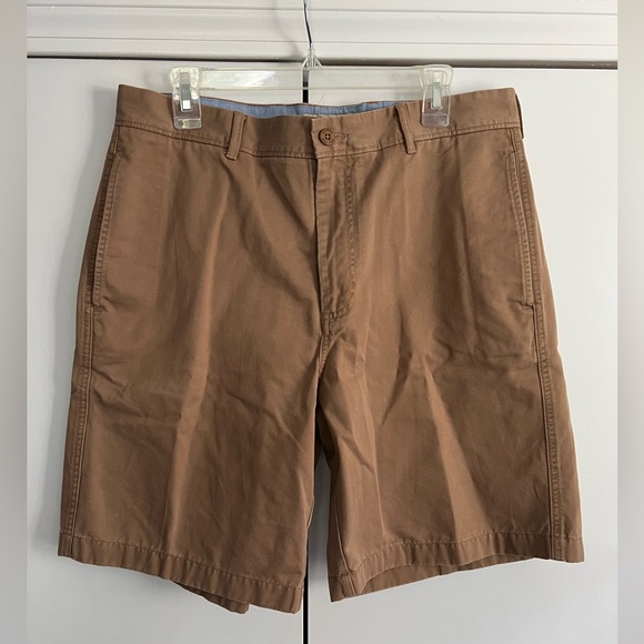 NWOT LLBean men’s khaki shorts Size 34 waist with 9 inch inseam - Picture 2 of 9